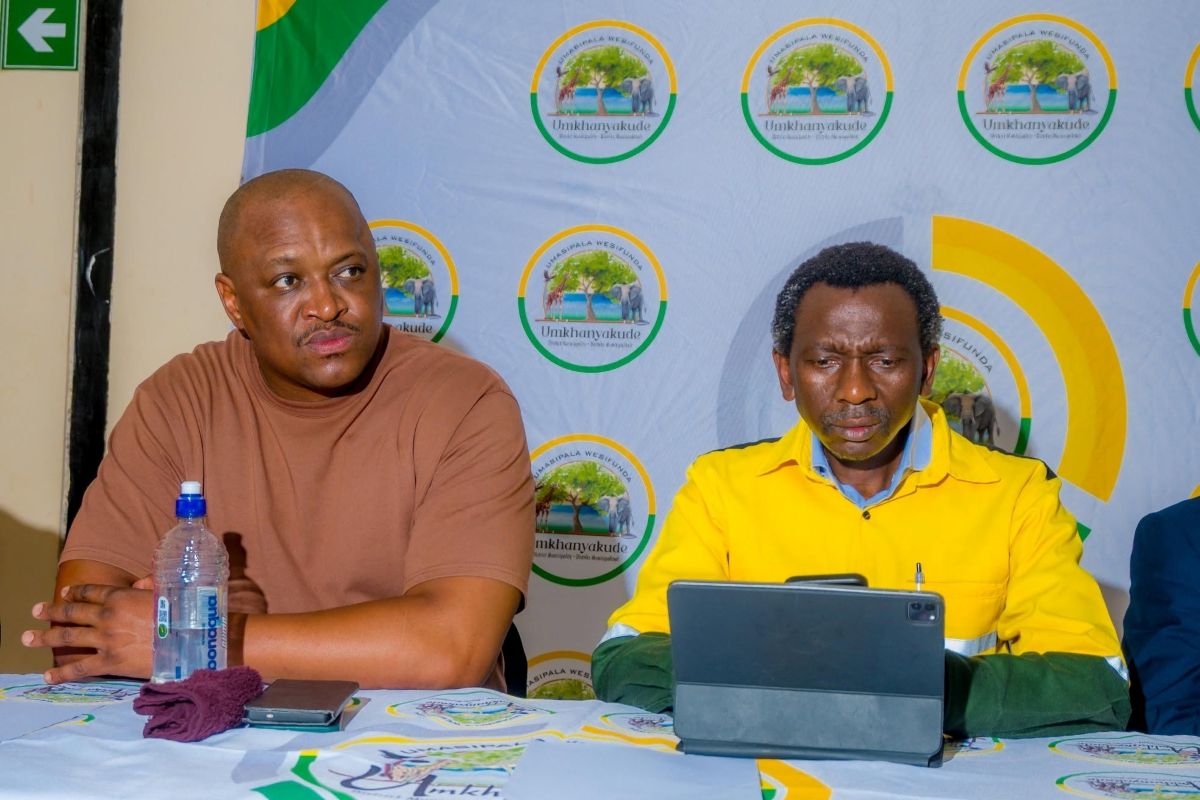 mayor mdaka introduces contractor for mansiya water project