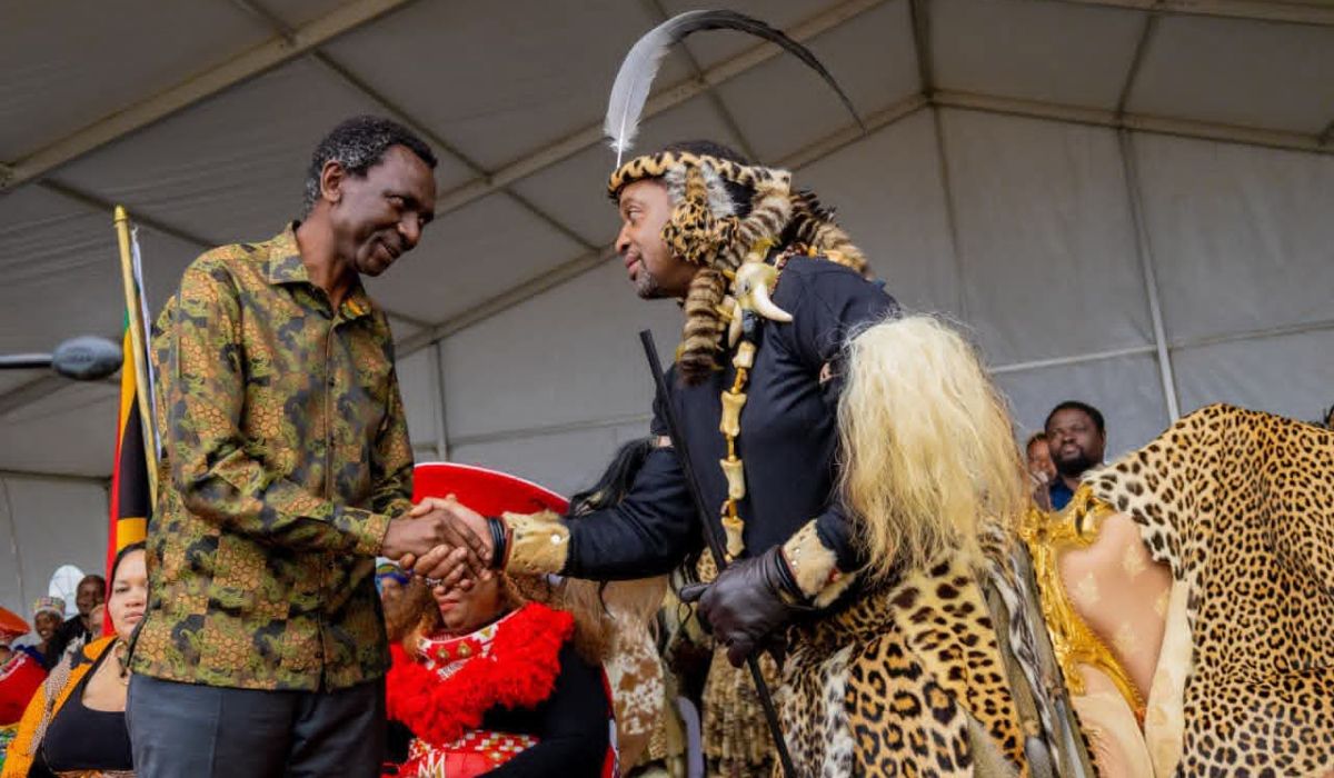 mayor mdaka pays respect to his majesty the king at emachobeni